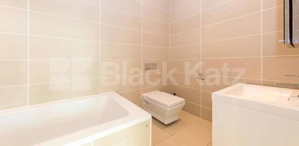 			LET, 2 Bedroom, 1 bath, 1 reception Flat			 Holland Road, KENSINGTON